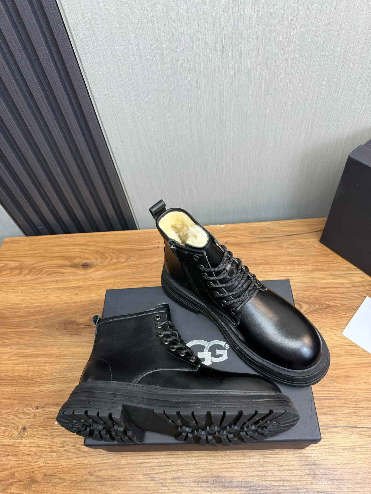 Factory price 680💰 [UGG] Men's hot winter warm boots🐑Simple and fashionable design, cowhide➕comfortable and warm wool lining. Soft and comfortable to wear, good warmth retention, and excellent foot feel. Regular size 38-45
